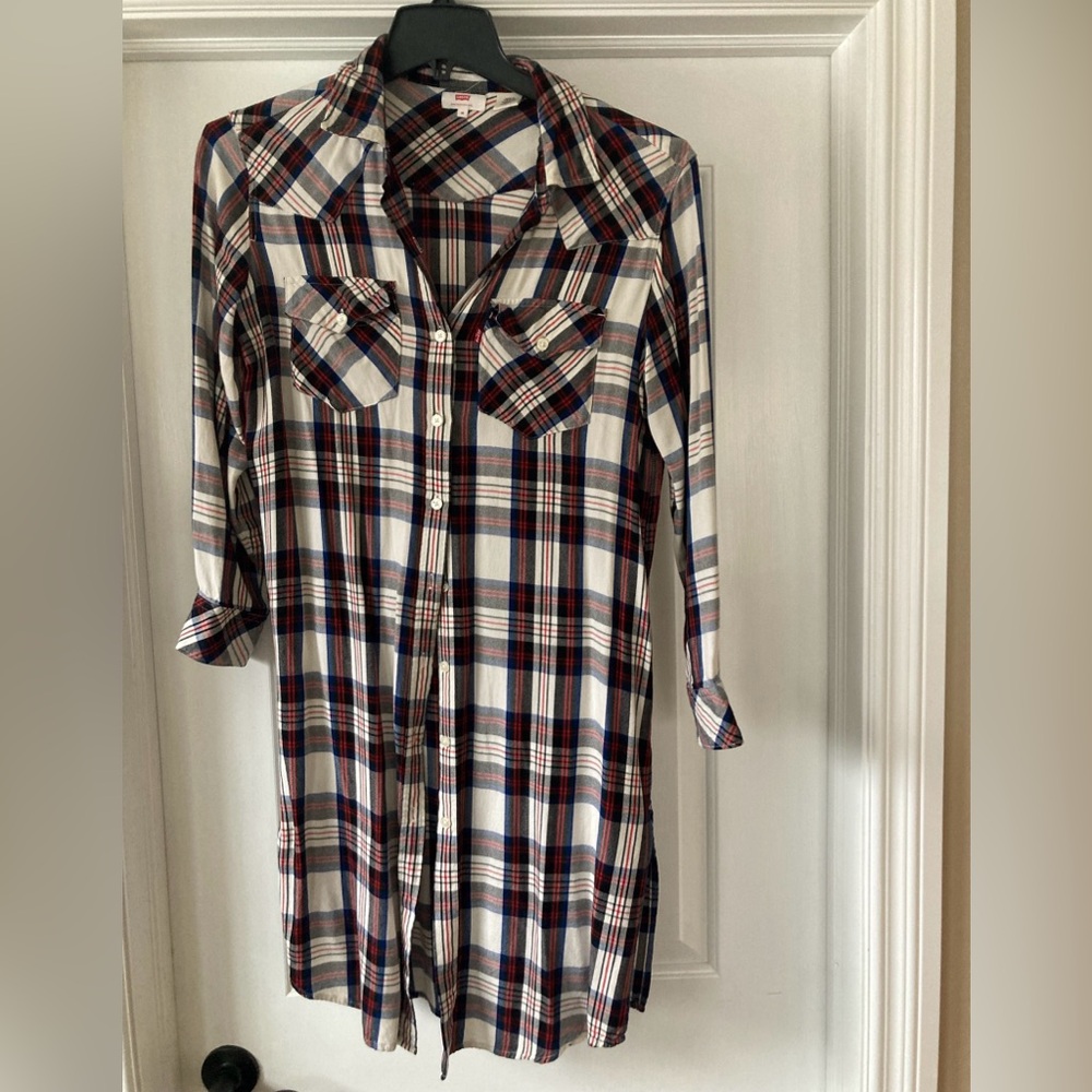 Levi’s Women’s Long Flannel  Maxi Shirt Button Down Sz M White Blue Red Plaid